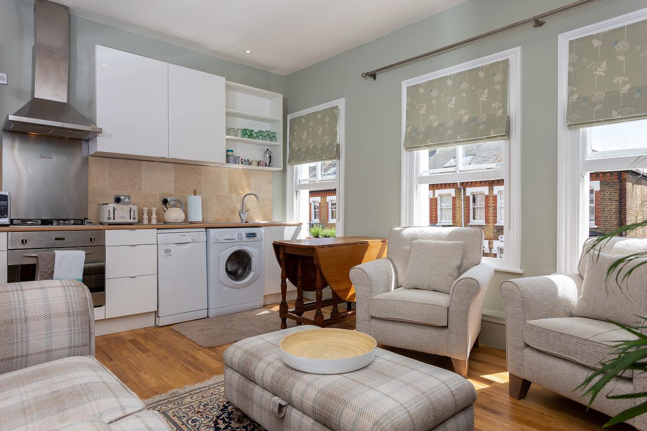 Quaint 2 Bedroom Flat - 9 Minutes Walk To Vauxhall Tube Londres Exterior foto